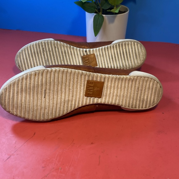 Frye shoes SZ6 M - Picture 5 of 7
